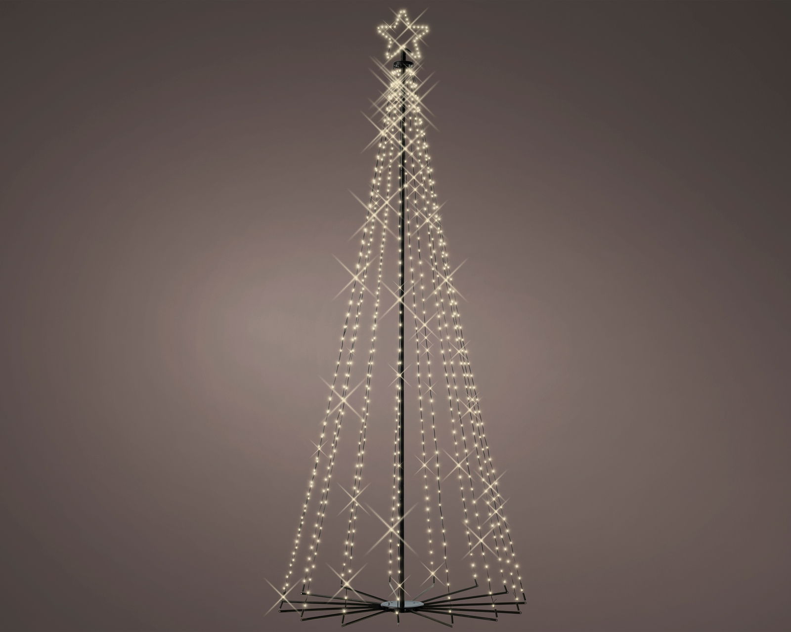 Lumineo LED-Baum 240cm LED Baum aus Eisen mit Twinkle Effekt, frontal betrachtet, mit leuchtenden Lichtern in Form eines Weihnachtsbaums und einem Stern an der Spitze.