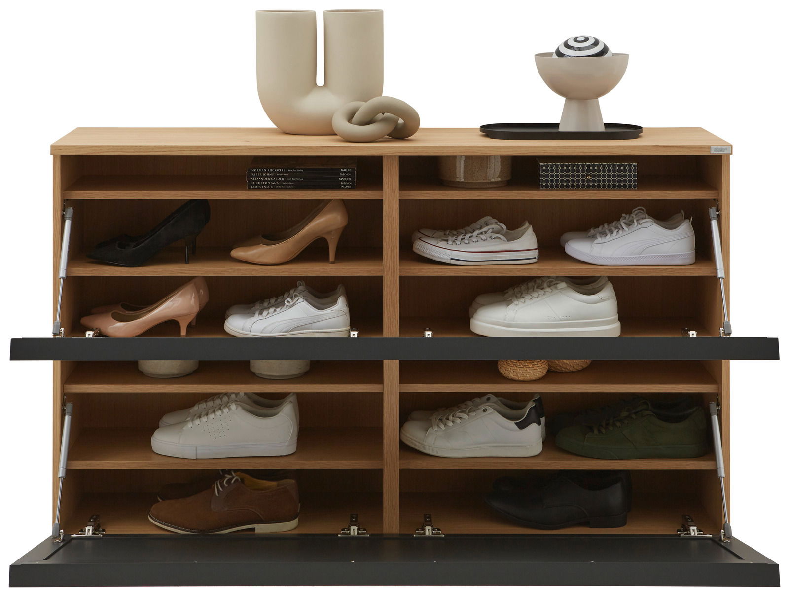 XL-Hängeschuhschrank aus Holz mit mehreren Fächern, gefüllt mit verschiedenen Schuhen, von vorne betrachtet.