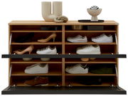 XL-Hängeschuhschrank aus Holz mit mehreren Fächern, gefüllt mit verschiedenen Schuhen, von vorne betrachtet.