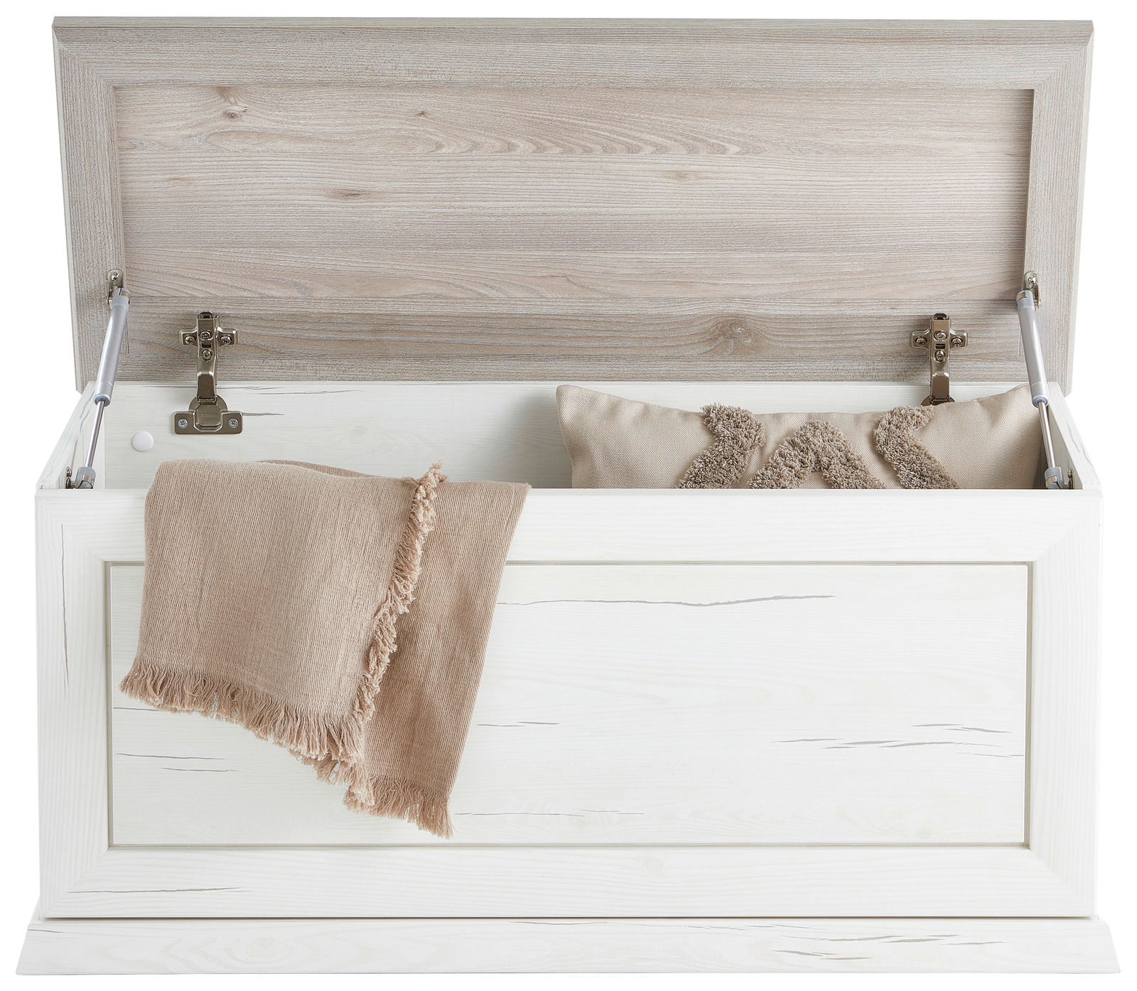 Geöffnete Truhe aus hellem Holz mit Kissen und Decke, Frontalansicht