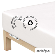 Spannbettlaken aus Bio-Baumwolle und Elasthan, 100% recycelbare Verpackung, seitliche Perspektive