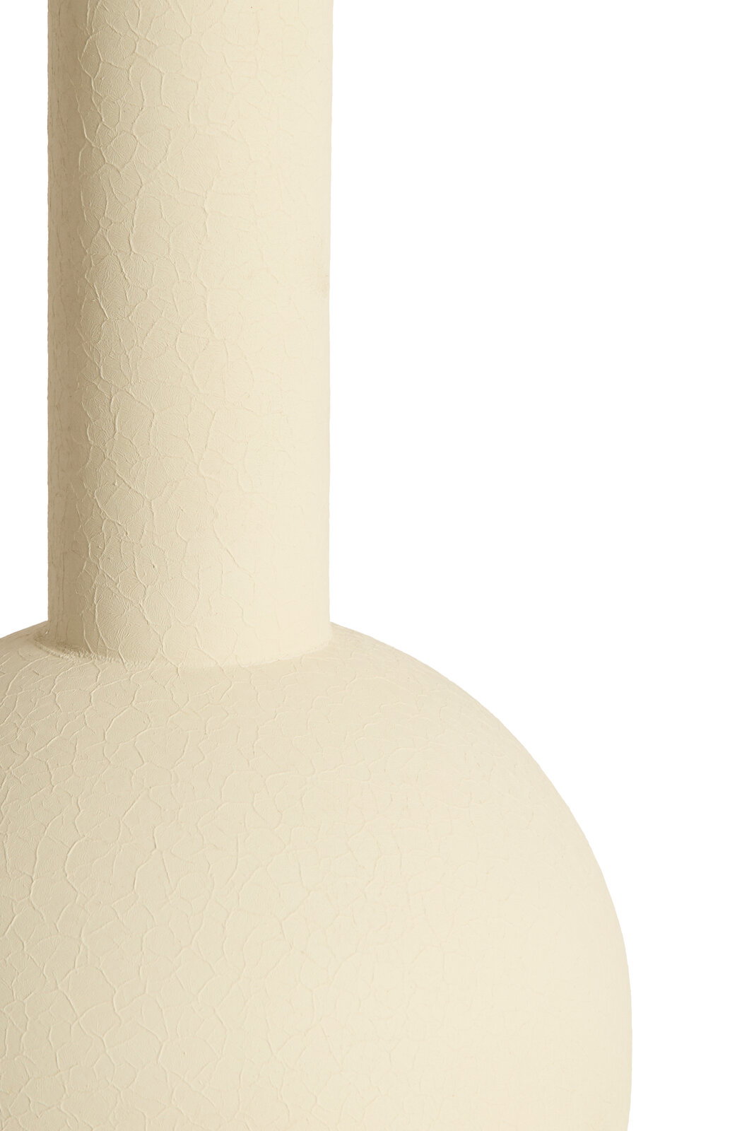 Nahaufnahme eines cremefarbenen Lampenfußes mit strukturierter Oberfläche, seitliche Perspektive.