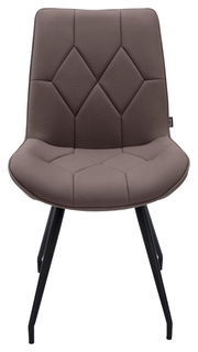 Moderner Stuhl mit gepolsterter Sitzfläche und Rückenlehne in braunem Stoff, schwarze Metallbeine, Frontalansicht.