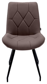 Moderner Stuhl mit gepolsterter Sitzfläche und Rückenlehne in braunem Stoff, schwarze Metallbeine, Frontalansicht.