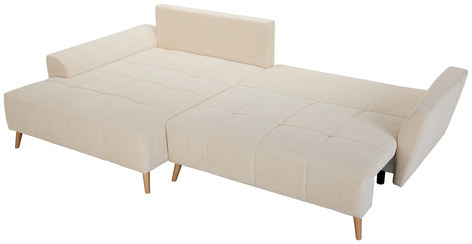 Beiges Schlafsofa mit ausgeklappter Liegefläche, gesteppter Polsterung, Holzfüßen sowie Rücken- und Armlehnen, in schräger Vorderansicht