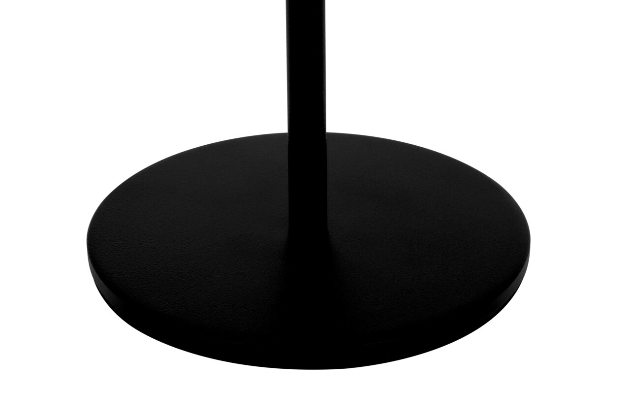 Nahaufnahme der Basis einer schwarzen Akku-Tischleuchte aus Metall, von oben betrachtet.