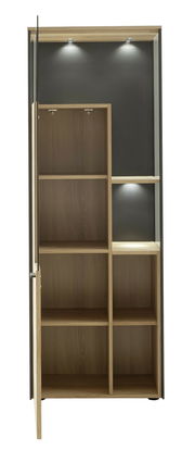 Frontansicht der Schöner Wohnen Vitrine ANDRA mit offenen Fächern und integrierter Beleuchtung.