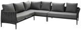 Moderne Loungegarnitur in L-Form mit grauen Kissen, seitliche Perspektive