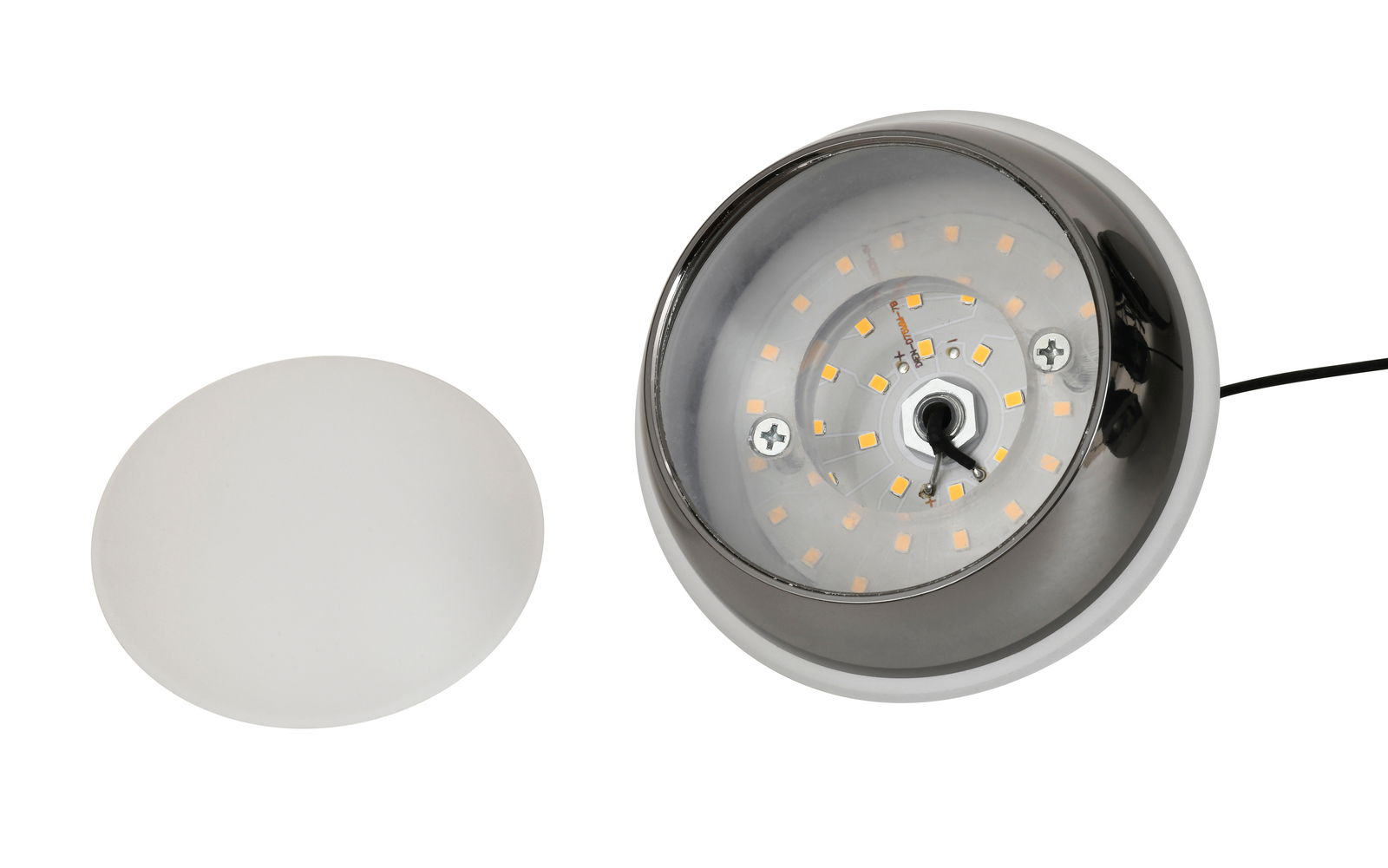 LED-Pendelleuchte von oben mit abgenommener Abdeckung, zeigt die LED-Anordnung und Verkabelung.