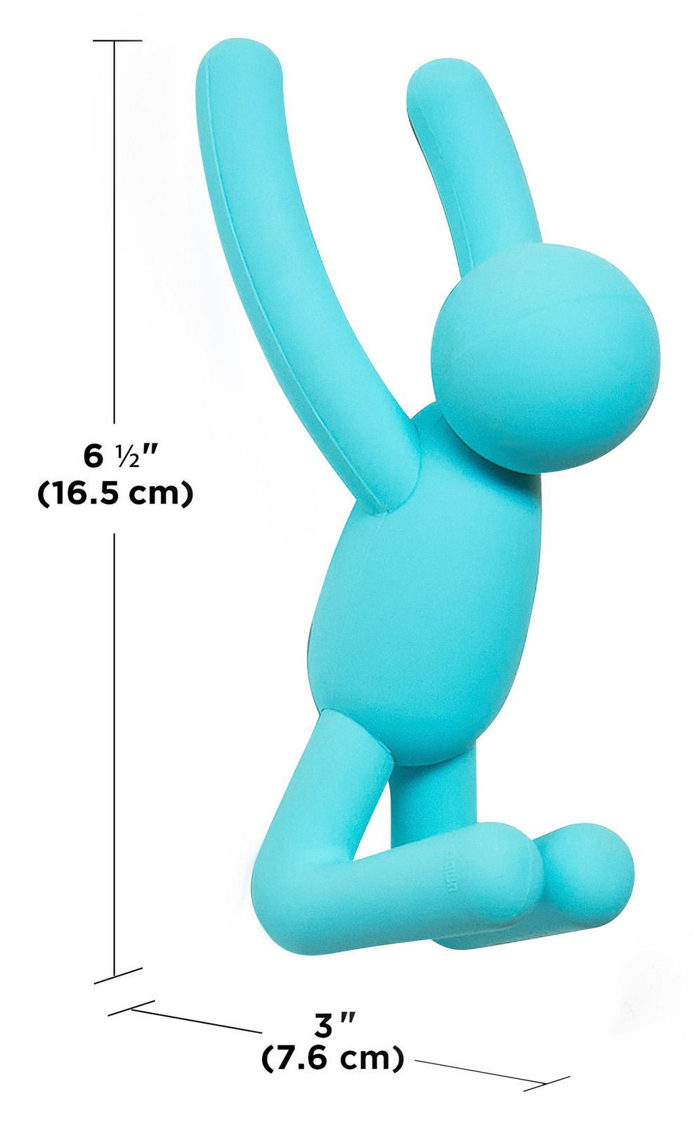 Blauer Wandhaken in Form einer stilisierten Figur, die an der Wand zu klettern scheint, seitliche Perspektive.