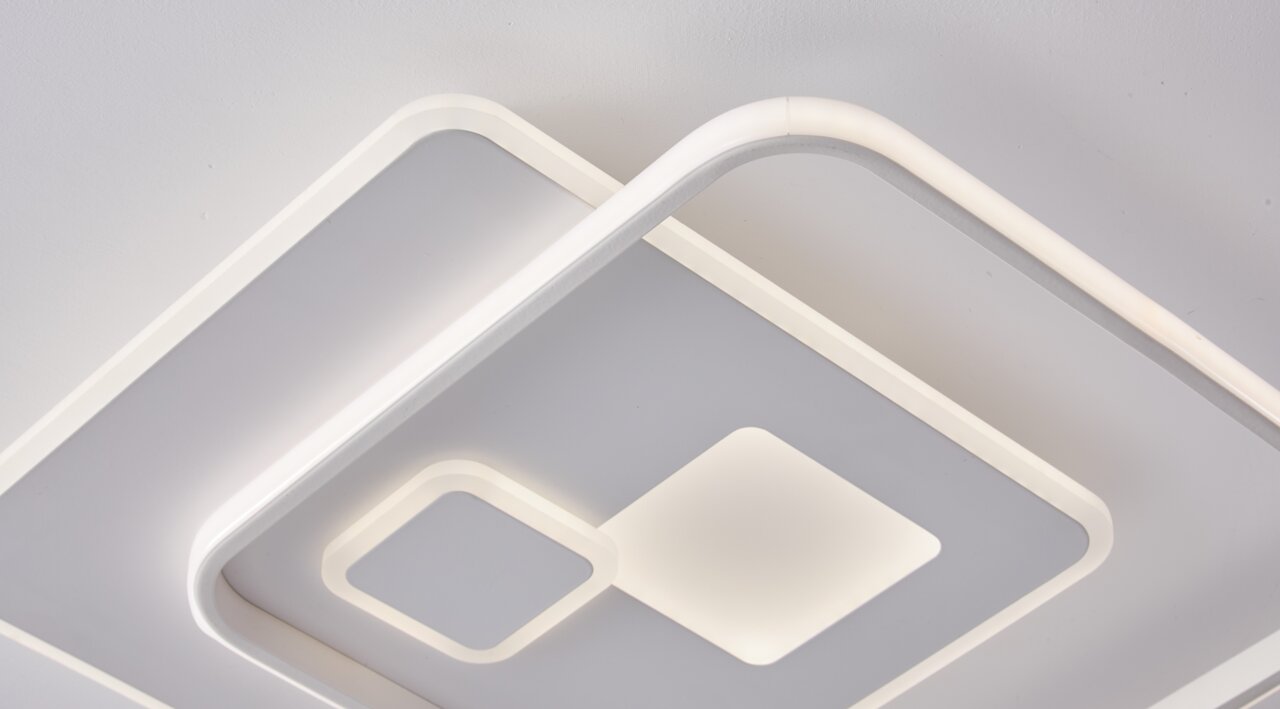 Moderne led-plafondlamp met een geometrisch ontwerp, gezien vanuit vogelperspectief