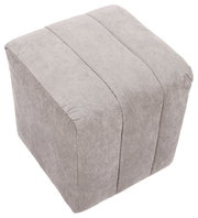 Grauer Hocker aus Stoff in schräger Draufsicht