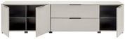 Modernes Sideboard in Weiß mit Glasplatte, zwei mittigen Schubladen und offenen Fächern hinter seitlichen Türen, frontale Ansicht mit geöffneten Türen