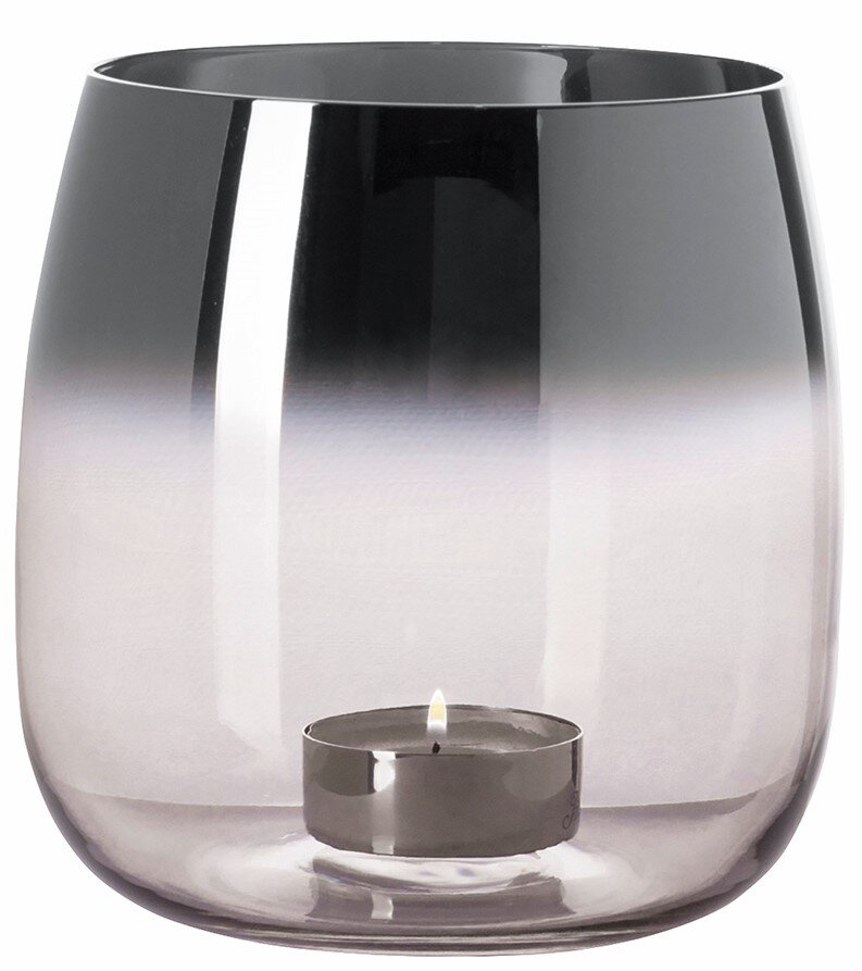 Klares Windlicht oder Vase aus Glas mit einem Teelicht, seitliche Perspektive.