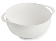 Weiße Schüssel mit zwei Griffen, seitliche Perspektive