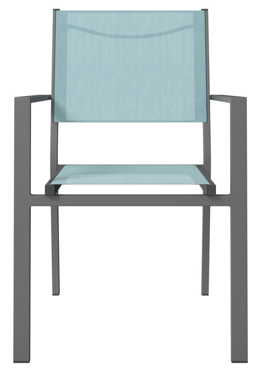 Moderner Stapelsessel mit hellblauer Sitzfläche und Rückenlehne, graues Metallgestell, Frontalansicht.