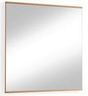 Vierkante wandspiegel met licht houten frame, productfoto in licht schuin vooraanzicht op witte achtergrond