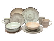 Kombiservice 24-tlg. mit spiralförmigem Muster, bestehend aus Tellern, Schalen und Tassen, aus einer frontalen Perspektive fotografiert.