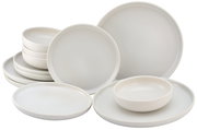 Ein 12-teiliges Tellerset in schlichtem, weißem Design, aus der Perspektive von vorne leicht schräg fotografiert.