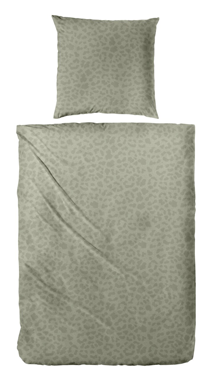 Bettwäsche-Set in Grau mit dezentem Leopardenmuster, bestehend aus einem Kissenbezug und einem Bettdeckenbezug, aus der Vogelperspektive fotografiert.