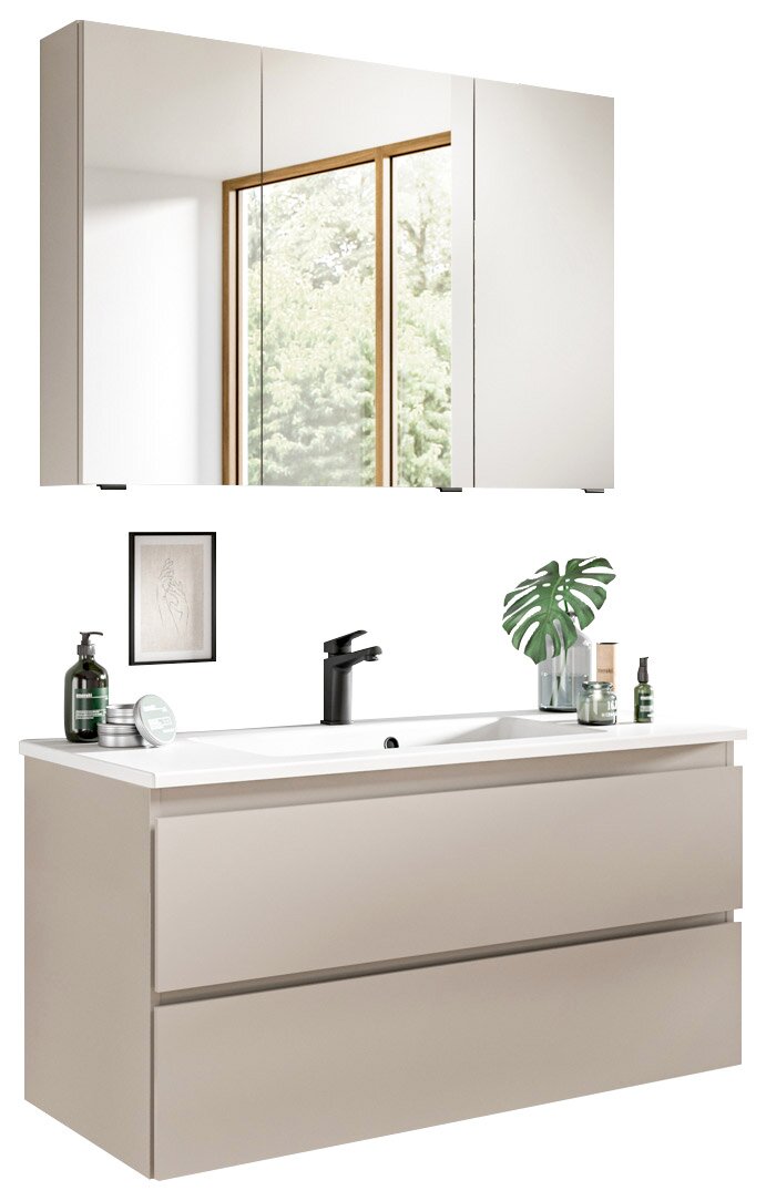 Moderne Badkombination mit Spiegelschrank und Waschtisch in Frontansicht