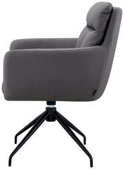 Seitenansicht eines grauen Armlehnstuhls mit schwarzem Metallgestell und gepolsterter Rückenlehne.