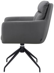 Seitenansicht eines grauen Armlehnstuhls mit schwarzem Metallgestell und gepolsterter Rückenlehne.