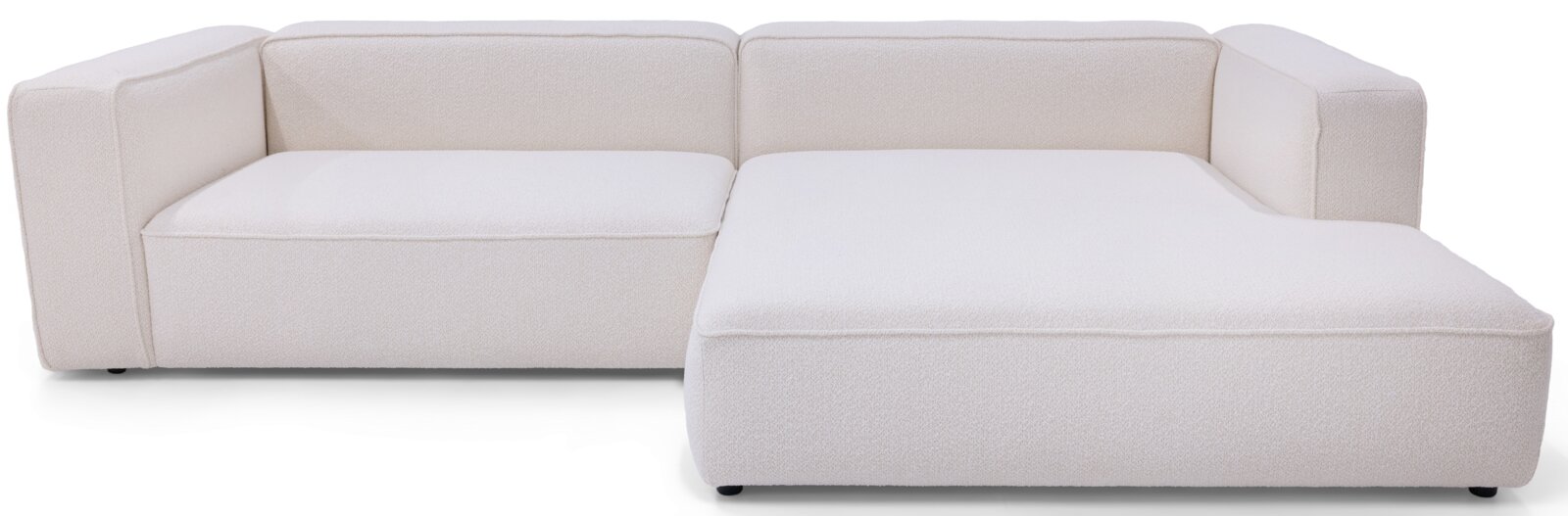 Beige stoffen hoekbank met chaise longue rechts, frontaal aanzicht in lichte studio-opstelling