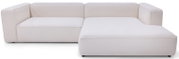 Beige stoffen hoekbank met chaise longue rechts, frontaal aanzicht in lichte studio-opstelling