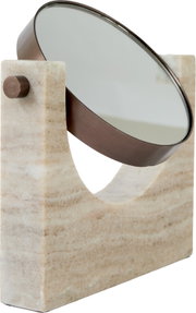 Schwenkbarer runder Tischspiegel mit bronzefarbenem Metallrahmen und beigefarbenem Natursteinsockel, schräg von vorne abgebildet