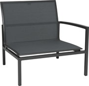 Zijdeel van een metalen loungestoel met grijze bekleding, zijaanzicht
