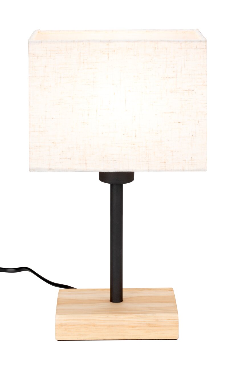 Moderne Tischleuchte mit rechteckigem, hellem Stoffschirm, schwarzem Metallstab und Holzsockel, frontal abgebildet.