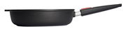 Seitenansicht einer schwarzen Guss-Hochrandpfanne mit langem Griff, Modell Nowo, 28 cm Durchmesser.