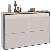 Moderner Hängeschuhschrank in Weiß mit dekorativen Objekten auf der Oberseite, seitliche Perspektive