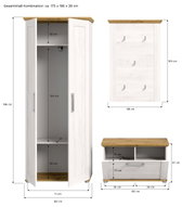 Garderobenkombination in Weiß mit Holzakzenten, bestehend aus einem hohen Schrank mit offenen Türen, einer Wandpaneel mit Haken und einer niedrigen Bank mit Schublade, aus der Frontansicht.
