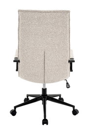 Rückansicht eines beigen Drehstuhls mit schwarzem Fußkreuz und Rollen