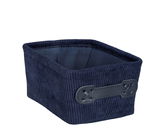 Dunkelblauer Badkorb Anela mini, rechteckig, mit seitlichem Griff, aus Cordstoff, Perspektive von schräg oben.