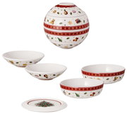 Porzellanset in Kugelform mit weihnachtlichen Motiven, bestehend aus mehreren Schalen und einem Deckel, perspektivisch von vorne gezeigt.