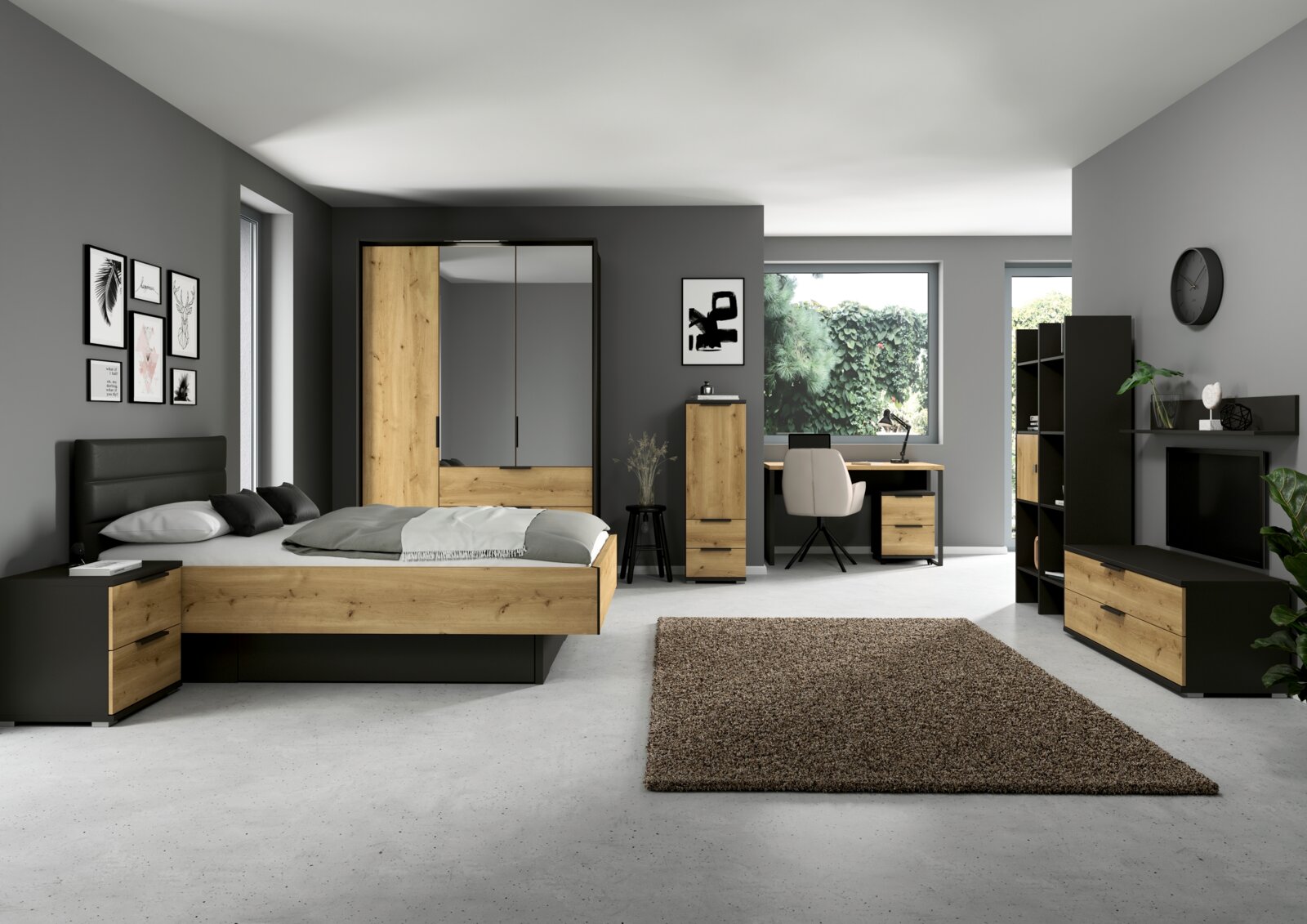 Moderner Schreibtisch in einem stilvollen Schlafzimmer, mit Holz- und Schwarztönen, aus der Perspektive von vorne rechts betrachtet.