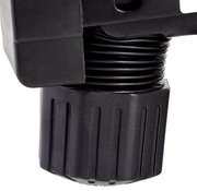 Nahaufnahme eines schwarzen Drehknopfes an einem Drehstuhlmechanismus, seitliche Perspektive.