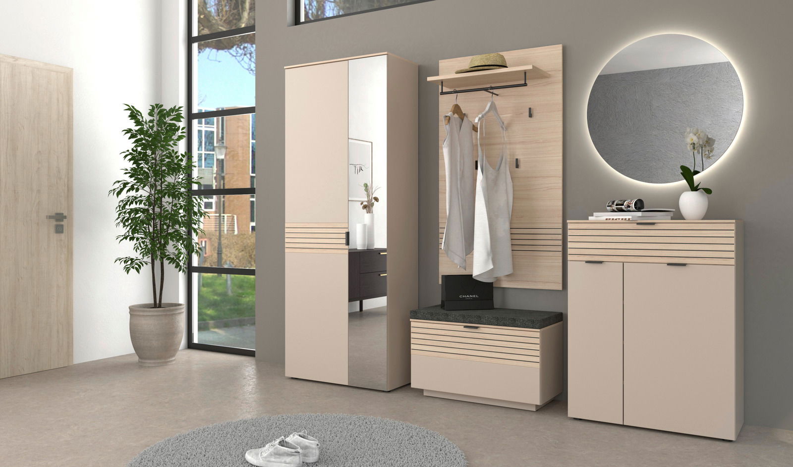 Moderne Garderobeneinrichtung mit Spiegel, Schrank und Schuhschrank in einem hellen Raum, seitliche Perspektive.