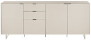 Minimalistisch dressoir in beige met vier deuren en twee lades in het midden, zwarte handgrepen en slanke metalen poten, vooraanzicht.