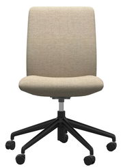 Moderner Home Office Stuhl in Beige mit schwarzem Drehfuß, Frontalansicht
