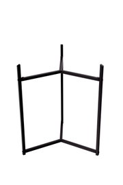 Zwart, minimalistisch metalen tafelonderstel met vier poten en een vierkant frame, vrijstaand tegen een witte achtergrond, perspectief: vooraanzicht, licht van bovenaf