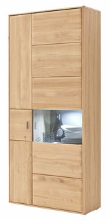 Vitrine aus hellem Holz mit Glaseinsatz, seitliche Perspektive