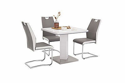 Moderner Esstisch mit vier grauen Stühlen, seitliche Perspektive