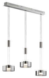 Moderne Pendelleuchte Lavin mit drei zylindrischen Lampenschirmen aus Glas, aufgehängt an einem rechteckigen Deckenbalken. Seitenansicht.