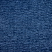Makroaufnahme eines blau melierten, grob gewebten Stoffes mit sichtbarer Textur, frontale Draufsicht