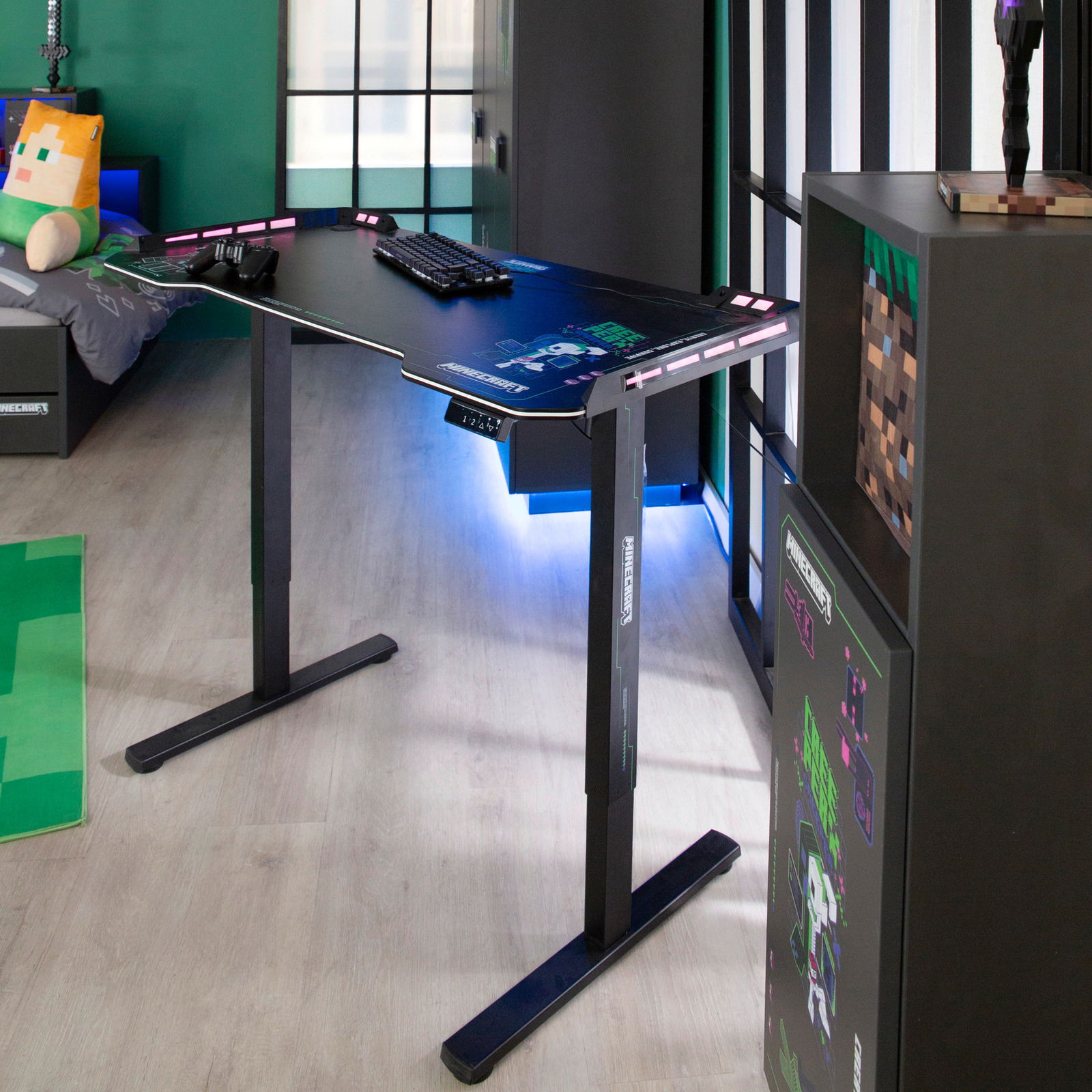 Gaming-Tisch mit LED-Beleuchtung und Minecraft-Design, seitliche Perspektive