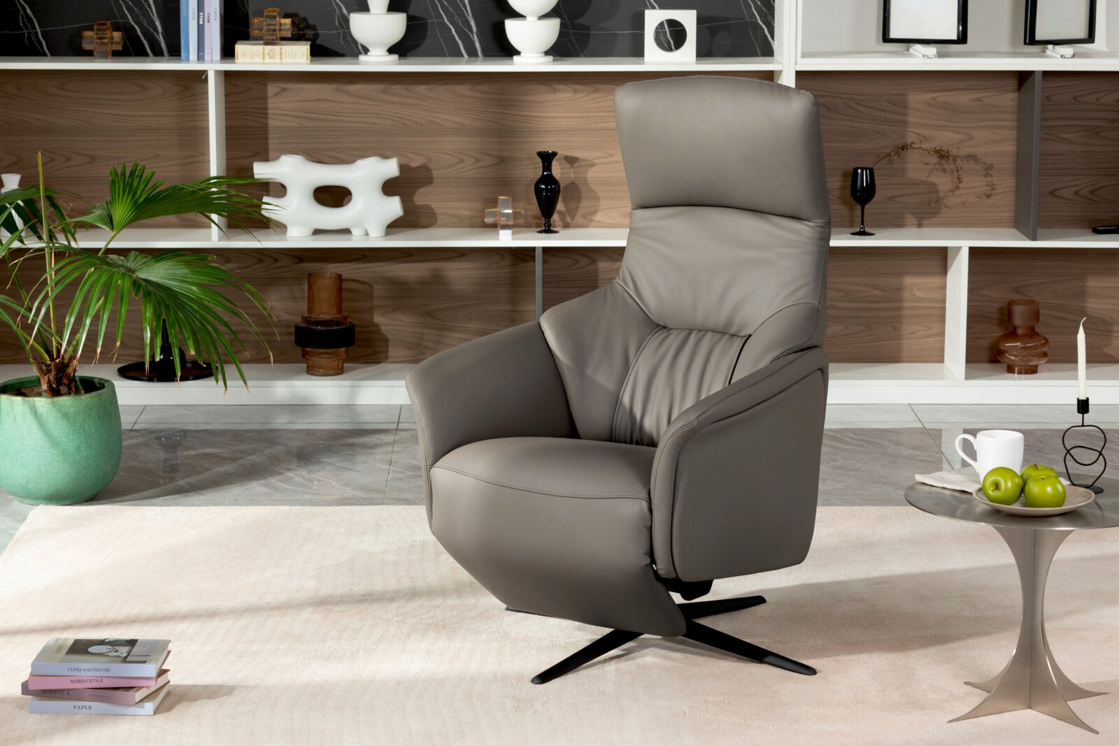 XORA Relaxsessel MORITZ Grauer Relaxsessel in modernem Wohnzimmer, seitliche Perspektive
